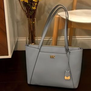 Michael Kors Jet Set Large Tote